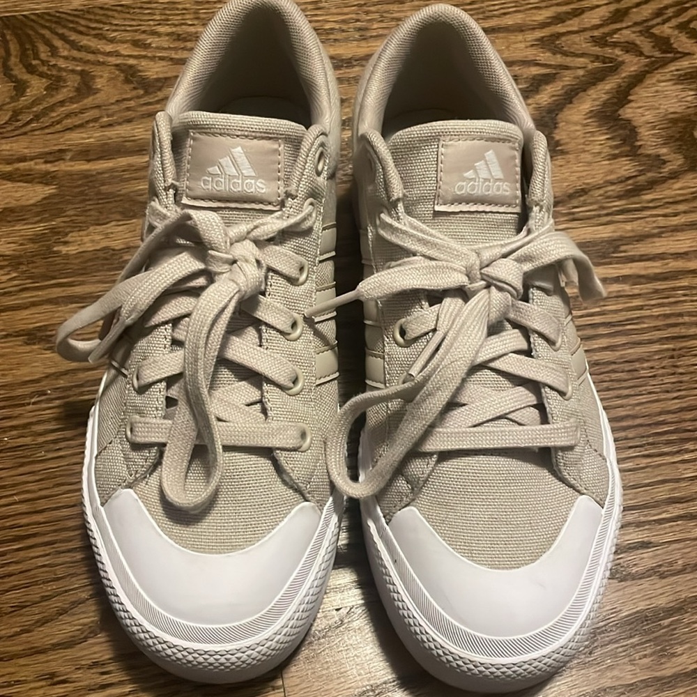 Adidas Bravada 2.0 platform sneaker Beige/White - Size 6.5